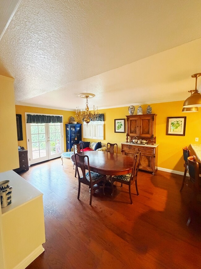 Building Photo - 444 Fern Glen