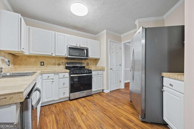 Building Photo - 2339 Leacroft Way