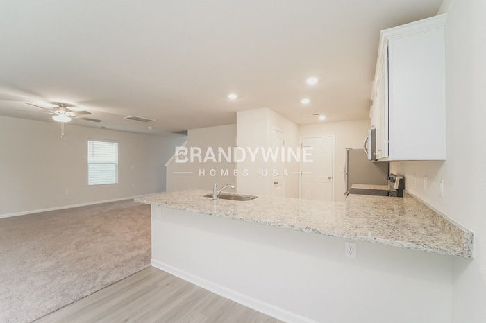 Building Photo - 8425 Deerwood Rd