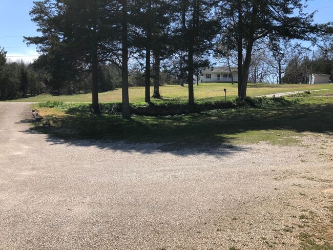 Building Photo - 3 Bedroom 2.5 Bath Home in the country!