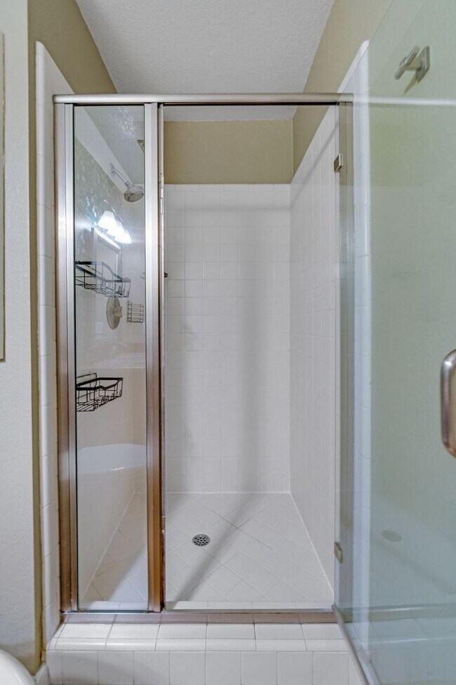 Building Photo - 3 Bedroom Folsom Home with Updated Kitchen, Pool and 3-Car Garage!