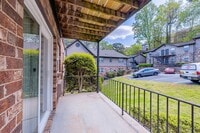 Building Photo - NEW 1x1!  Fantastic Emory area location - ...