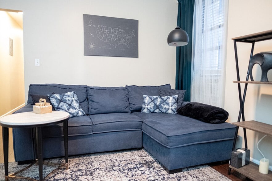 Building Photo - 5 W 101st St