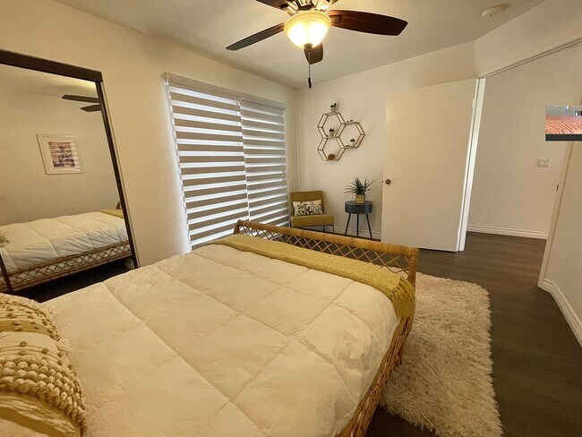 Building Photo - 41539 Woodhaven Dr W