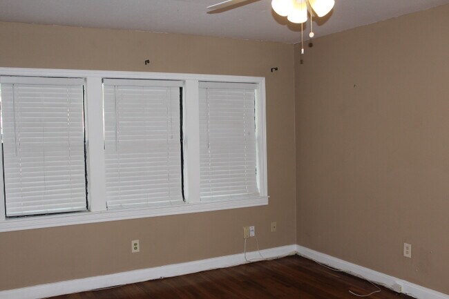 Building Photo - 2717 28th St