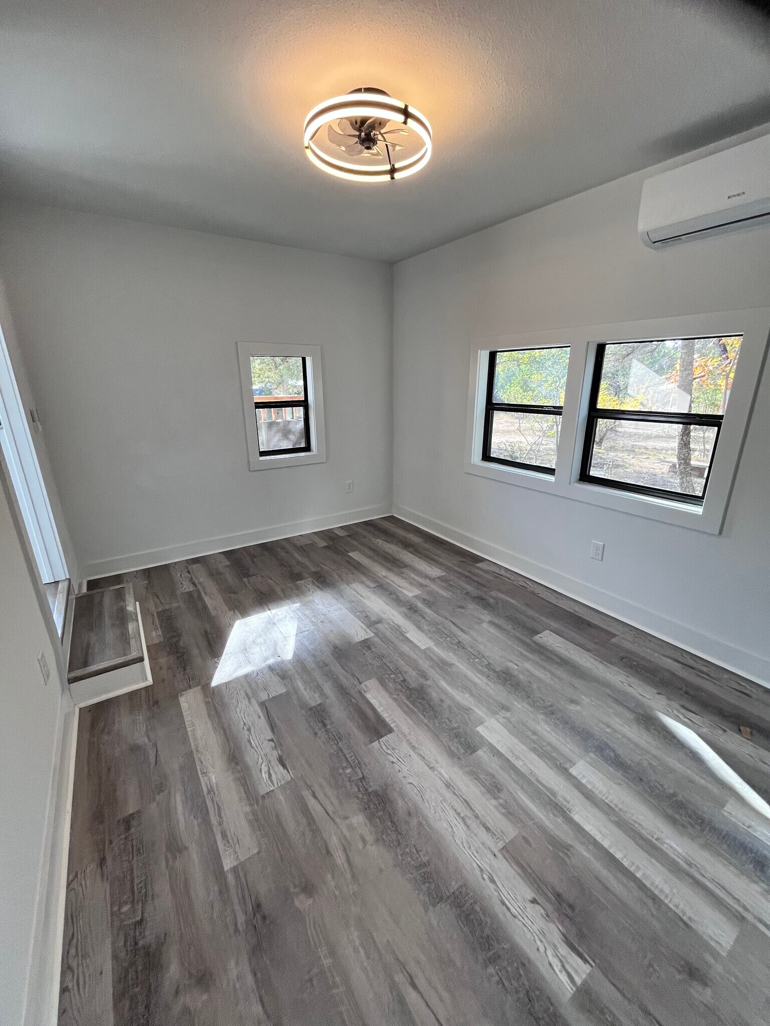 Downstairs bedroom - 1565 Pump Station Rd