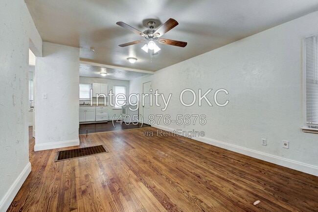 Building Photo - 2321 McCracken Dr
