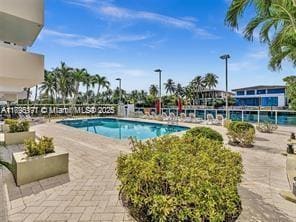 Building Photo - 9800 W Bay Harbor Dr