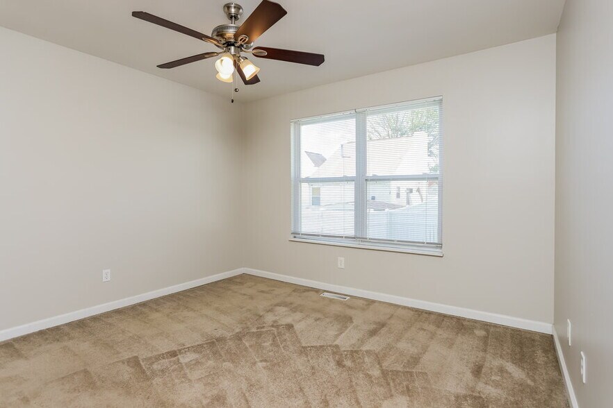 Building Photo - 1280 Garden Village Dr