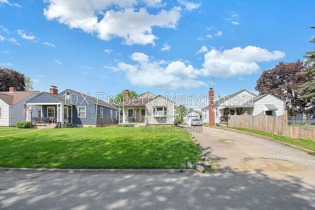 Building Photo - 227 Haldy Ave