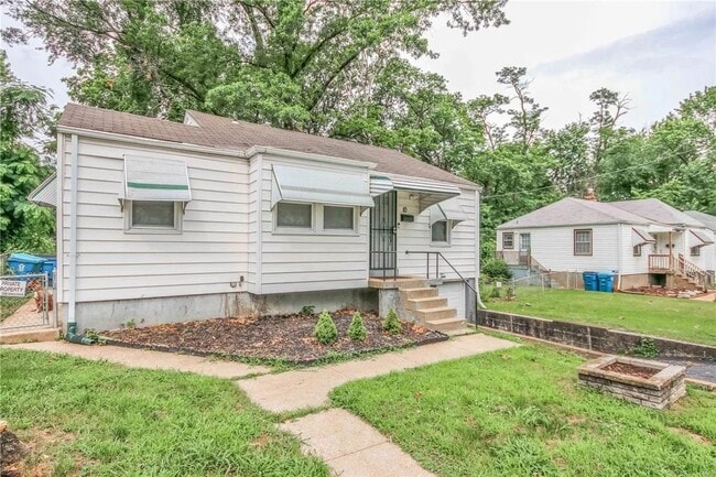 Building Photo - Charming 2-Bedroom Home