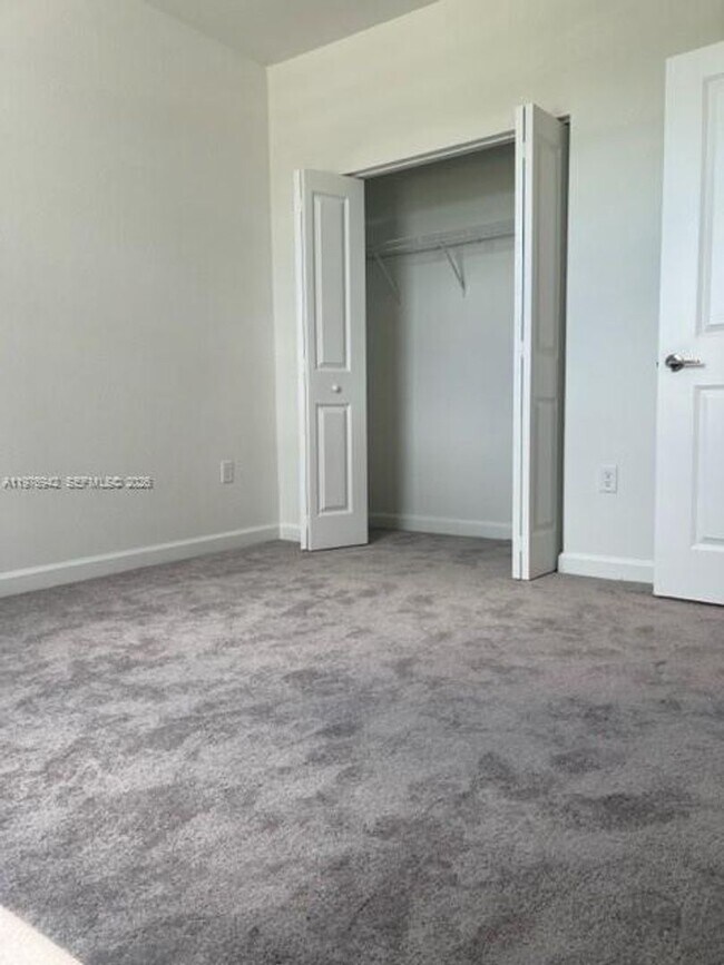 Building Photo - 2608 SE 11th St