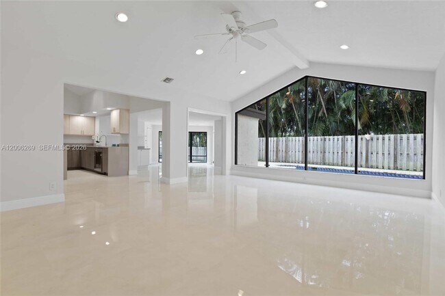 Building Photo - 8881 N Lake Dasha Dr