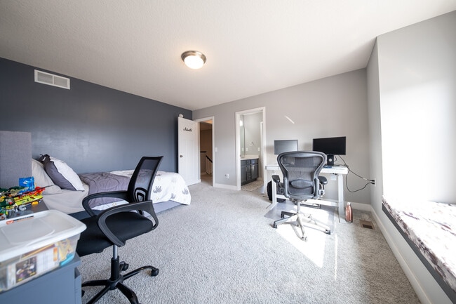 Building Photo - 8380 Abercrombie Ln