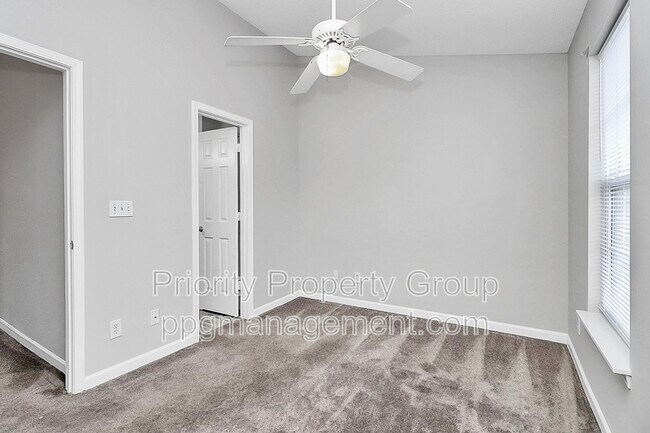 Building Photo - 9365 Glenwater Dr