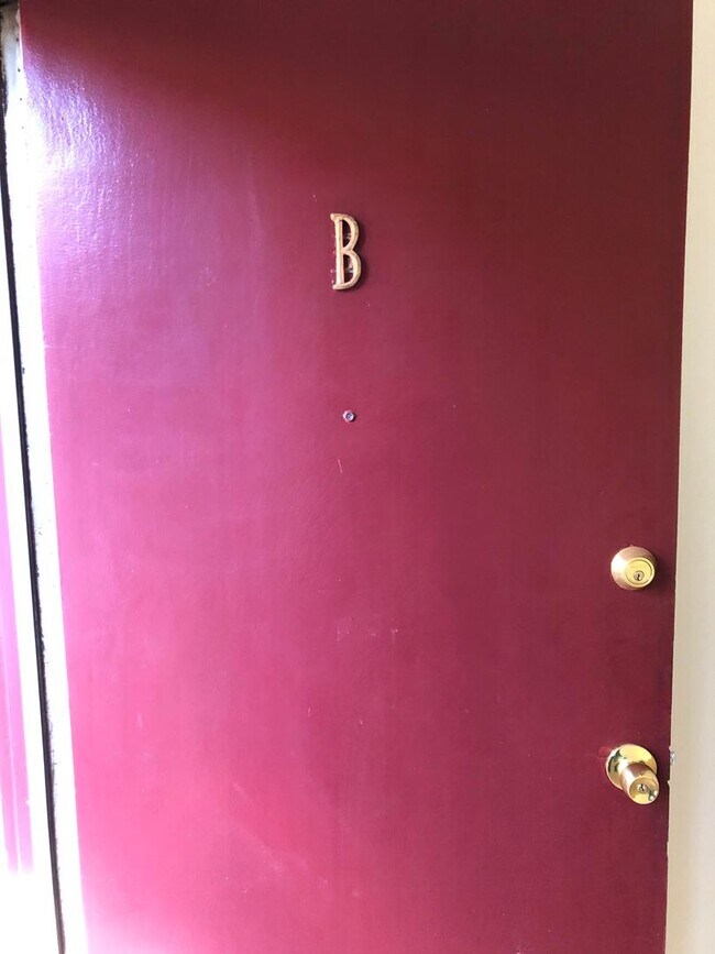 Building Photo - Newly remodeled 1 bedroom