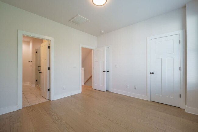 Building Photo - 608 Old Dominion Dr