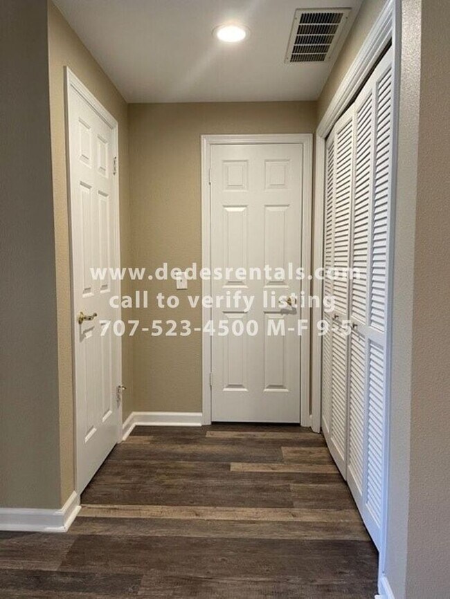 Building Photo - 2038 Stonefield Ln