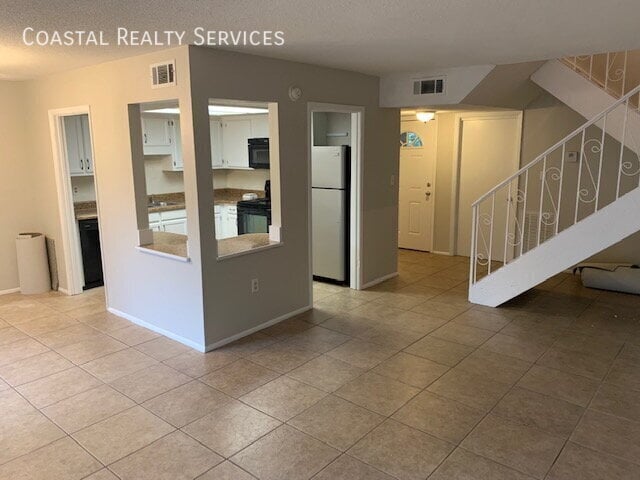 Primary Photo - 9 Hidden Cove Cir