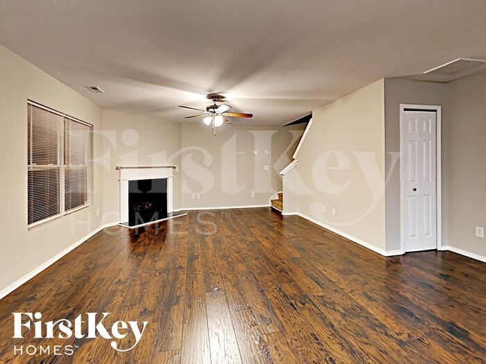 Building Photo - 3005 Buckleigh Dr