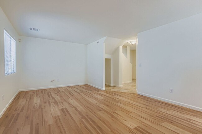 Building Photo - Newly remodeled 4 bedroom home!