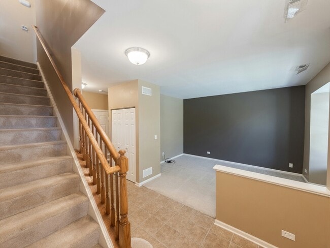Building Photo - 2209 S Crambourne Way