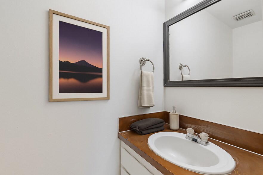 Building Photo - 5624 NE Killingsworth St