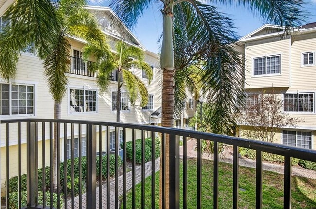 Building Photo - 9739 Meadow Field Cir