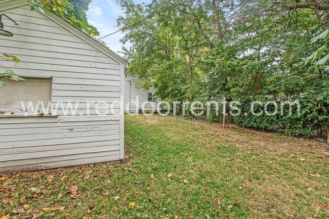 Building Photo - 4925 Crittenden Ave