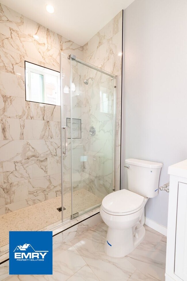 Building Photo - 1 Bed 1 Bath for Rent in Granada Hills