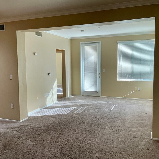 Building Photo - For Lease ~ 1 Bedroom 1 Bath 4th Floor Watermarke Condo in Irvine