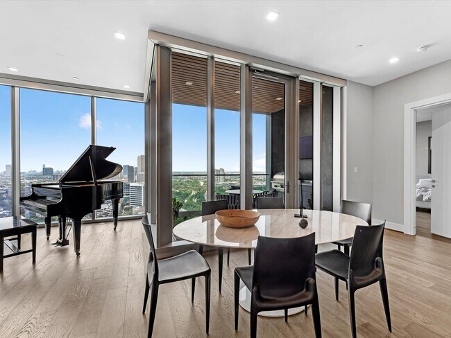 Building Photo - 1711 Allen Pkwy