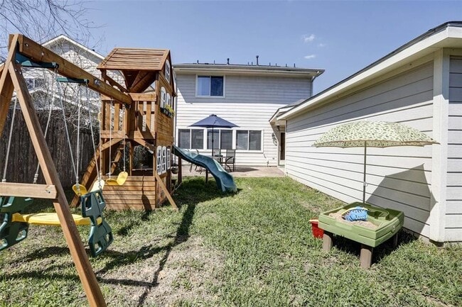 Building Photo - 832 Dragonfly Dr