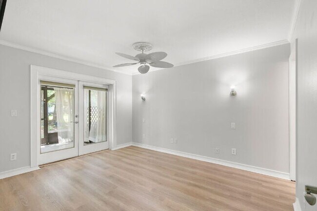 Building Photo - Apartment For Rent in Seminole WITH UPGRADES!