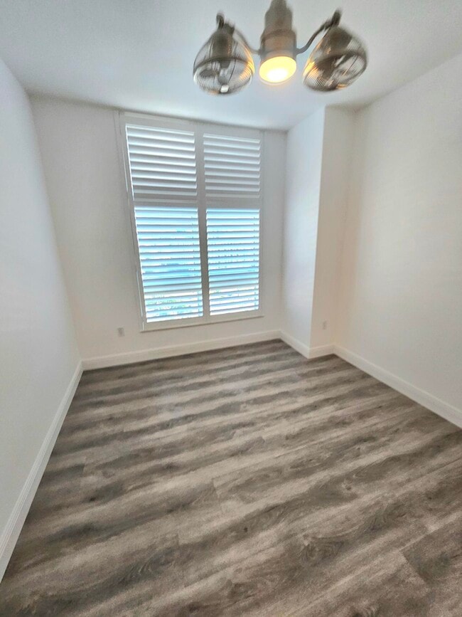 Building Photo - 550 Okeechobee Blvd