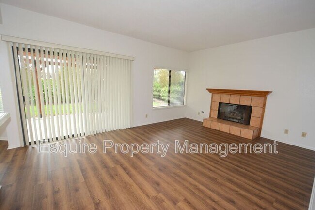 Building Photo - 1610 Oneida Pl