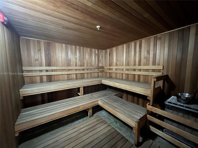 Building Photo - 6620 Indian Creek Dr