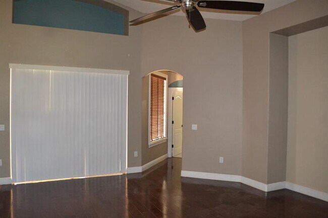 Building Photo - 461 Sanford Ave