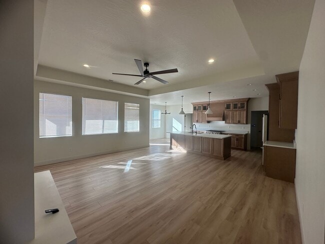 Building Photo - Beautiful New 4 Bedroom Home in Cedar City!