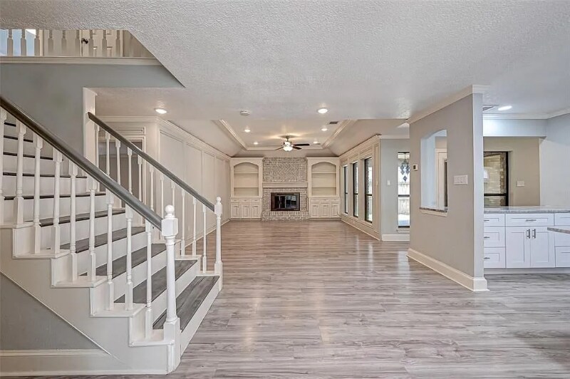 Building Photo - 911 Montview Dr