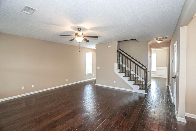 Building Photo - 479 Sebastian Dr