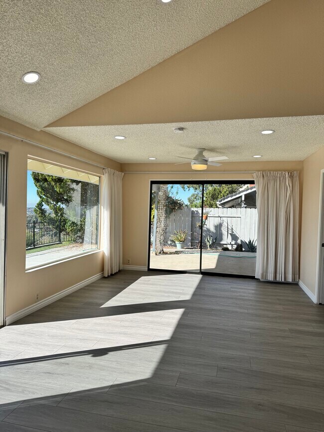 Building Photo - 9941 Mozelle Ln