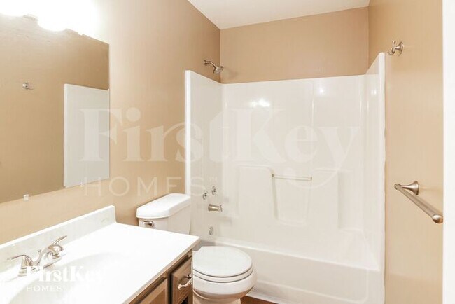 Building Photo - 411 Bluegrass Dr