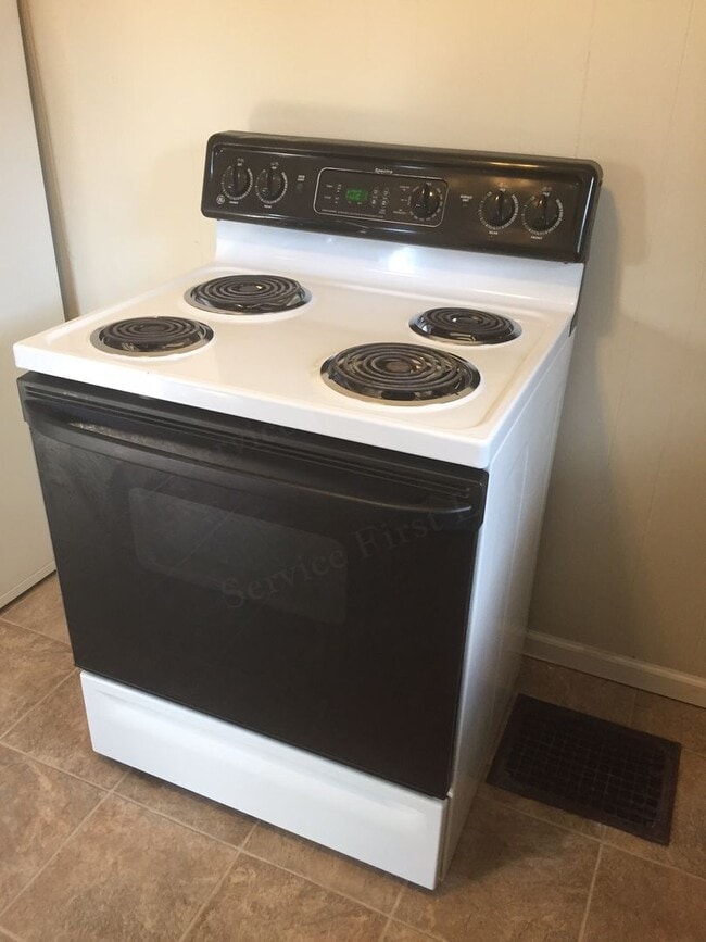 Building Photo - 1 Bed / 1 Bath House in Springfield, MO