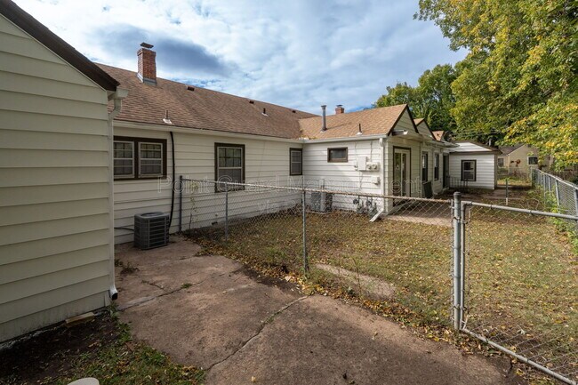 Building Photo - 4722 E Elm St