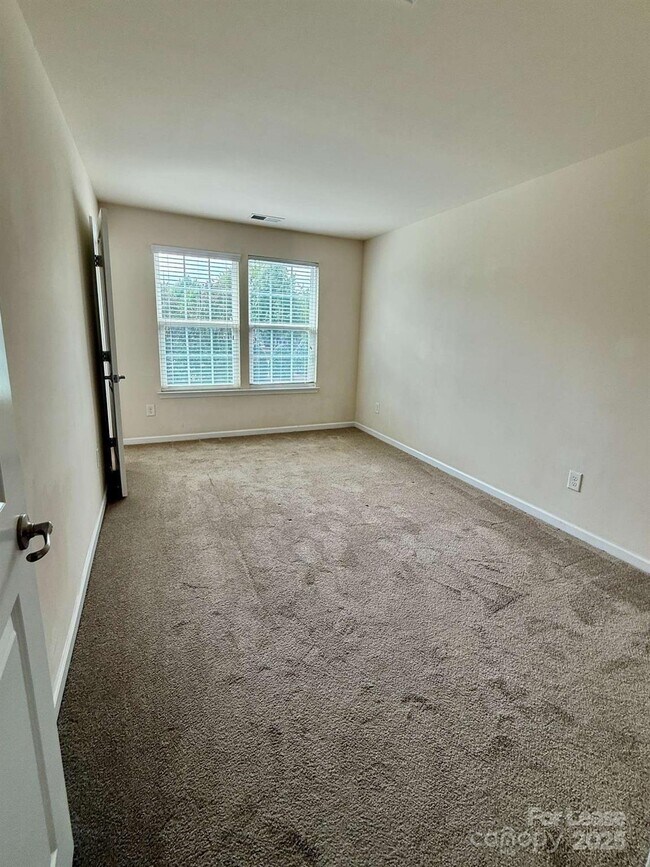 Building Photo - 9516 Birkwood Ct