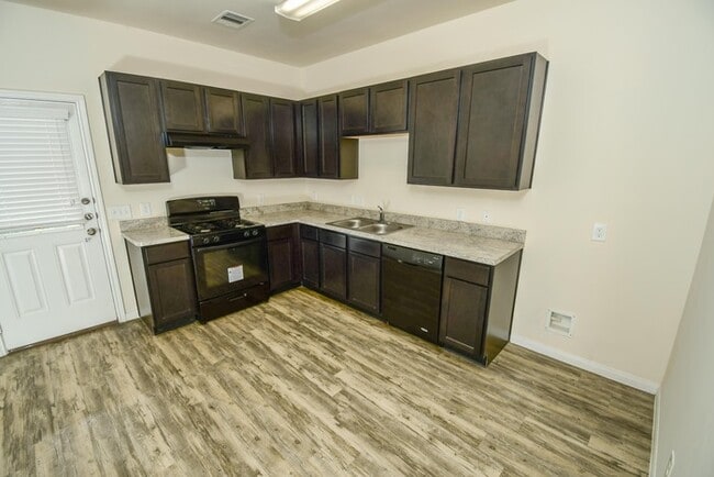 Building Photo - Bavaria - 12314 Dona Ln, Houston, TX, 77044