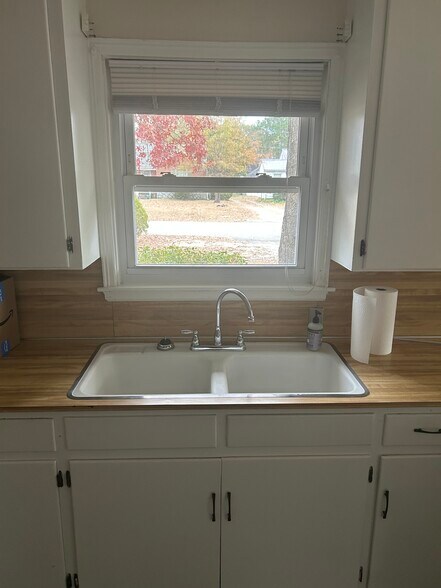 Building Photo - 1234 M Ave