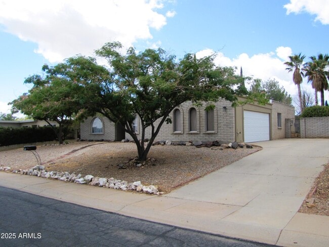Building Photo - 632 Suffolk Dr
