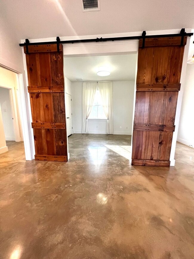 Building Photo - 3/2 For Lease in The Summit.